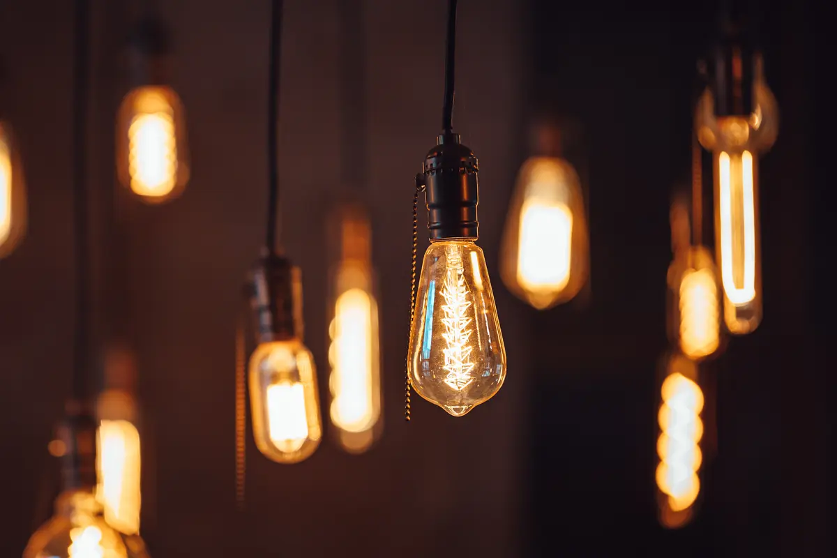 retro-lamps-hanging-ceiling